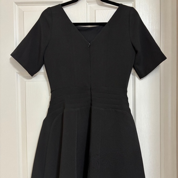 The Timeless Black Dress by Zac Posen for Lord&Taylor. Size 8 - Picture 2 of 7